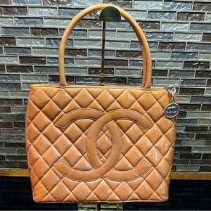 CHANEL Stunning Orange Patent Leather Silver Medallion Handbag EUC
